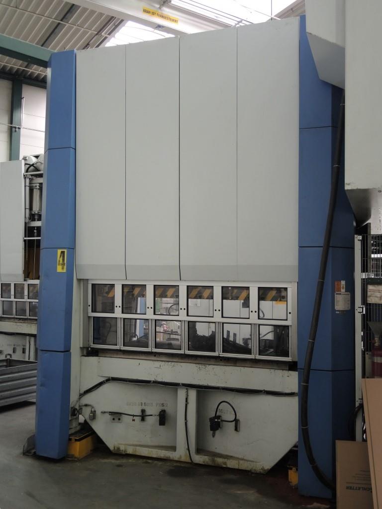 Chapas metálicas e máquinas para trabalhar metais<br><font size="2">Colaboração com Hilco Industrial Acquisitions bv</font><br><img src="/images/hil.png"><br>-1