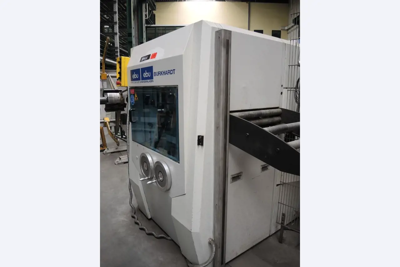 Chapas metálicas e máquinas para trabalhar metais<br><font size="2">Colaboração com Hilco Industrial Acquisitions bv</font><br><img src="/images/hil.png"><br>-21