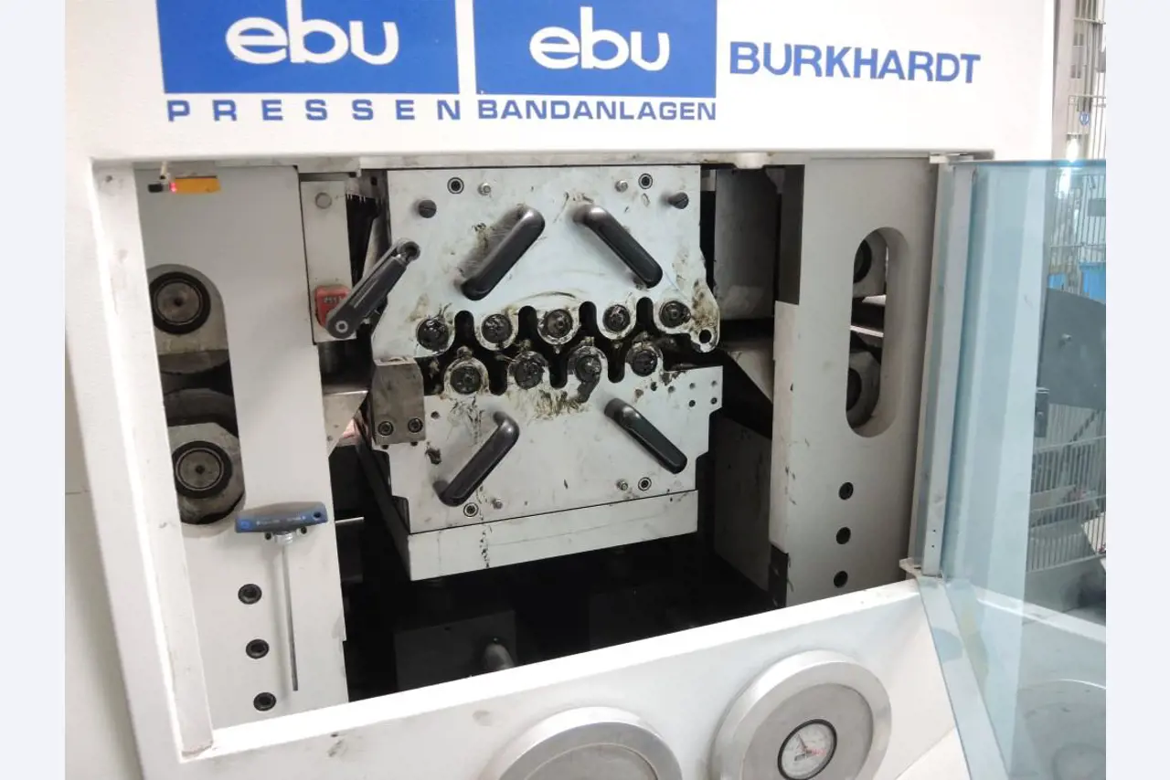 Chapas metálicas e máquinas para trabalhar metais<br><font size="2">Colaboração com Hilco Industrial Acquisitions bv</font><br><img src="/images/hil.png"><br>-3