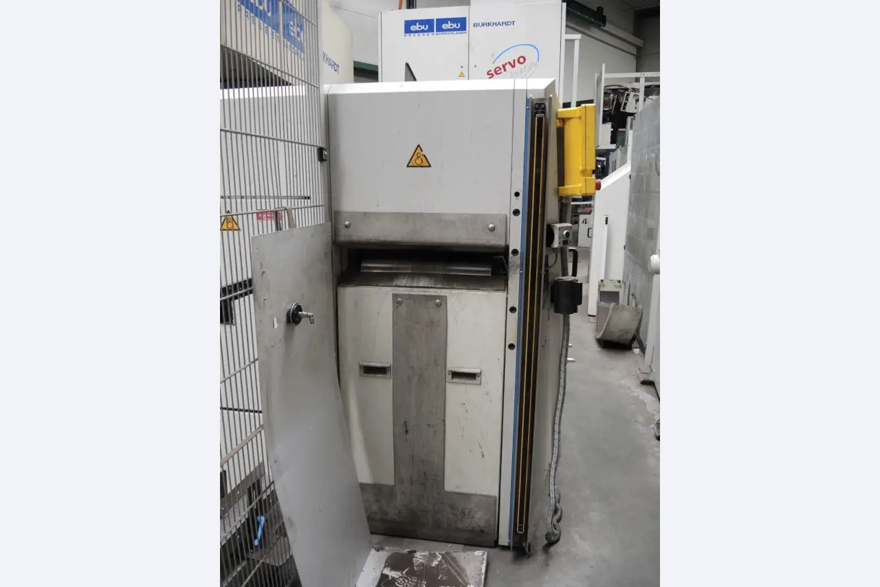 Chapas metálicas e máquinas para trabalhar metais<br><font size="2">Colaboração com Hilco Industrial Acquisitions bv</font><br><img src="/images/hil.png"><br>-4