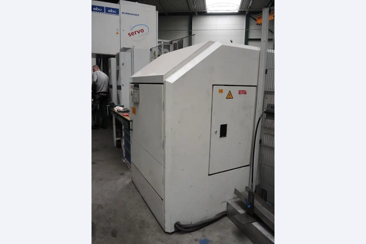 Chapas metálicas e máquinas para trabalhar metais<br><font size="2">Colaboração com Hilco Industrial Acquisitions bv</font><br><img src="/images/hil.png"><br>-5