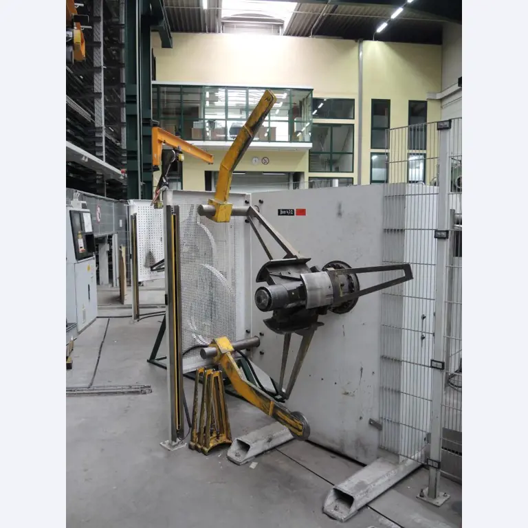 Chapas metálicas e máquinas para trabalhar metais<br><font size="2">Colaboração com Hilco Industrial Acquisitions bv</font><br><img src="/images/hil.png"><br>-6