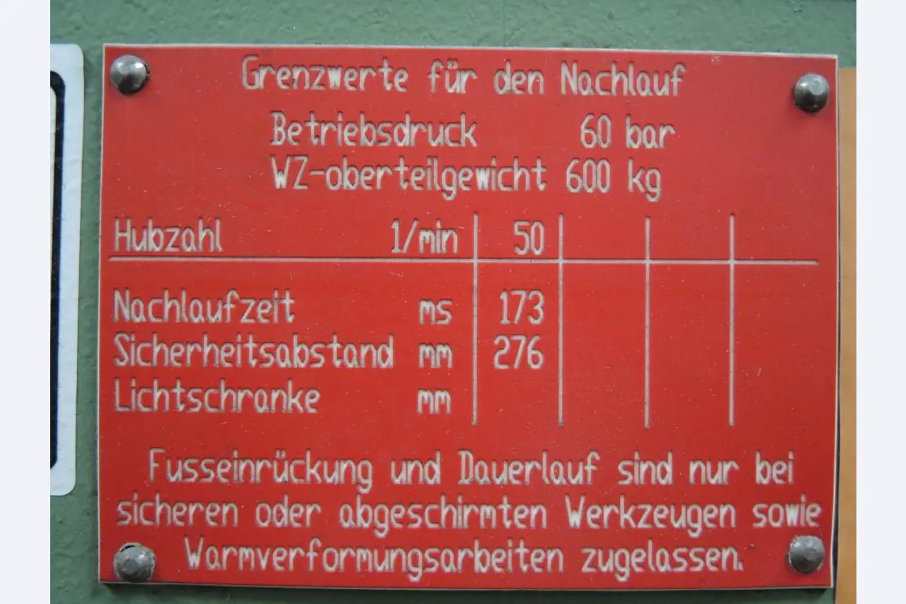 Chapas metálicas e máquinas para trabalhar metais<br><font size="2">Colaboração com Hilco Industrial Acquisitions bv</font><br><img src="/images/hil.png"><br>-10