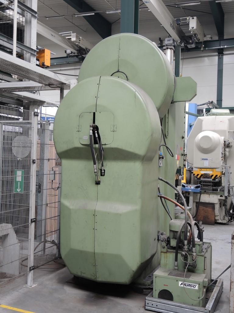 maszyny do obróbki blach i metalu<br>
<font size="2">We wspólpracy z firma Hilco Industrial Acquisitions bv<br></font><img src="/images/hilco-logo.png">
-4