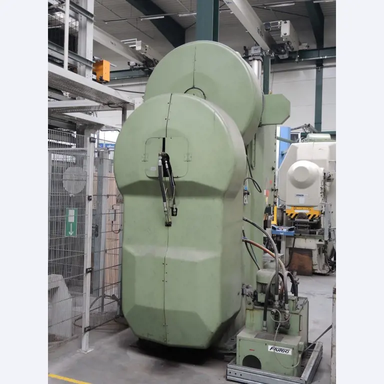 Chapas metálicas e máquinas para trabalhar metais<br><font size="2">Colaboração com Hilco Industrial Acquisitions bv</font><br><img src="/images/hil.png"><br>-4