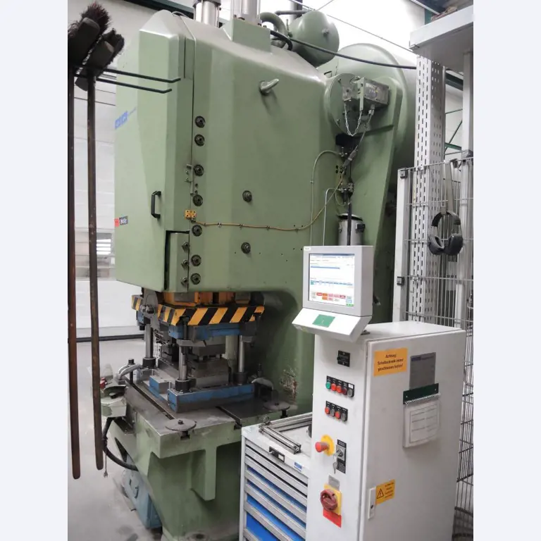 Chapas metálicas e máquinas para trabalhar metais<br><font size="2">Colaboração com Hilco Industrial Acquisitions bv</font><br><img src="/images/hil.png"><br>-5