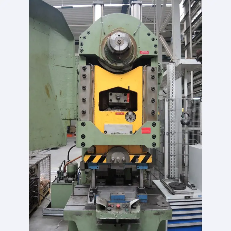 Chapas metálicas e máquinas para trabalhar metais<br><font size="2">Colaboração com Hilco Industrial Acquisitions bv</font><br><img src="/images/hil.png"><br>-6