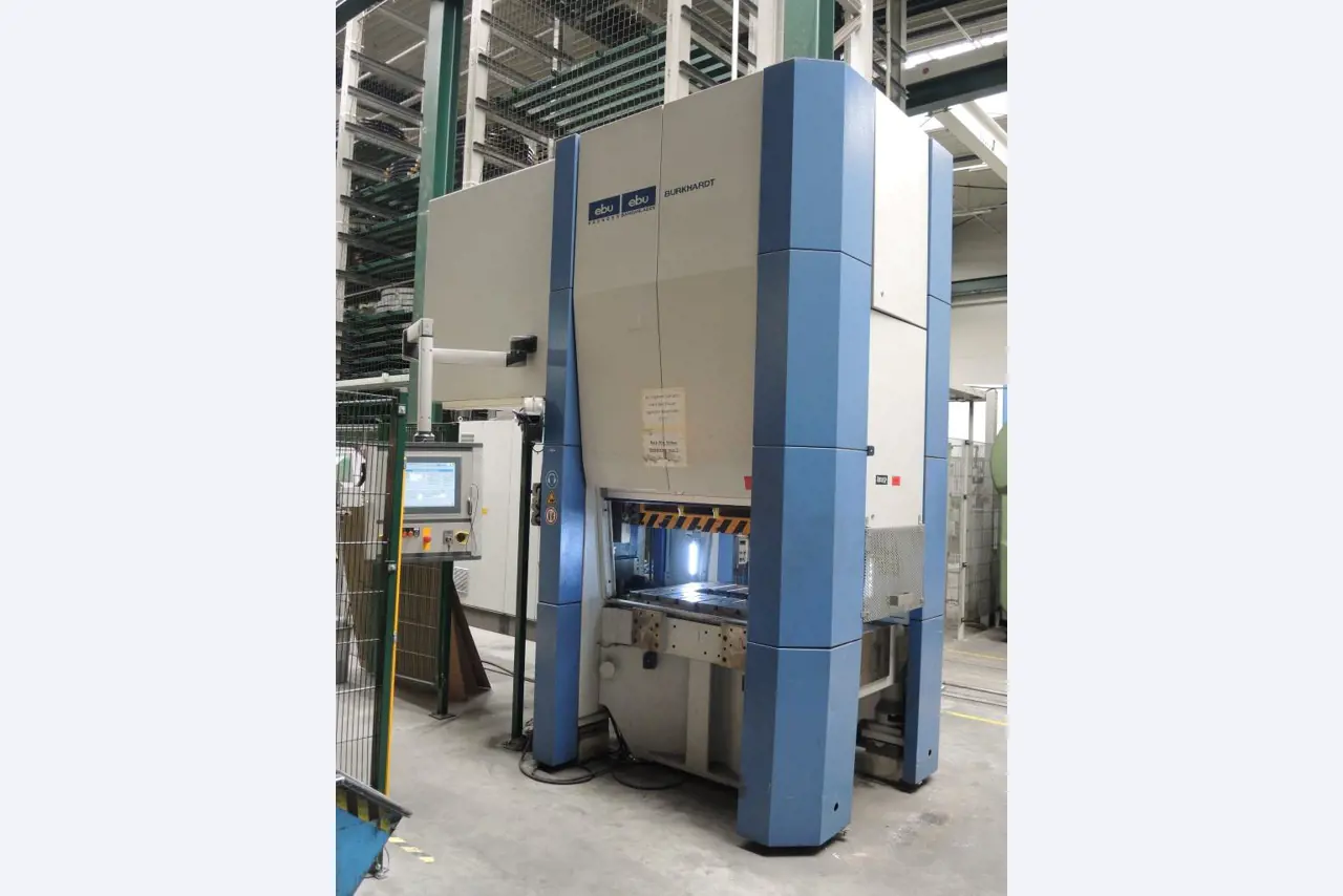 Chapas metálicas e máquinas para trabalhar metais<br><font size="2">Colaboração com Hilco Industrial Acquisitions bv</font><br><img src="/images/hil.png"><br>-12