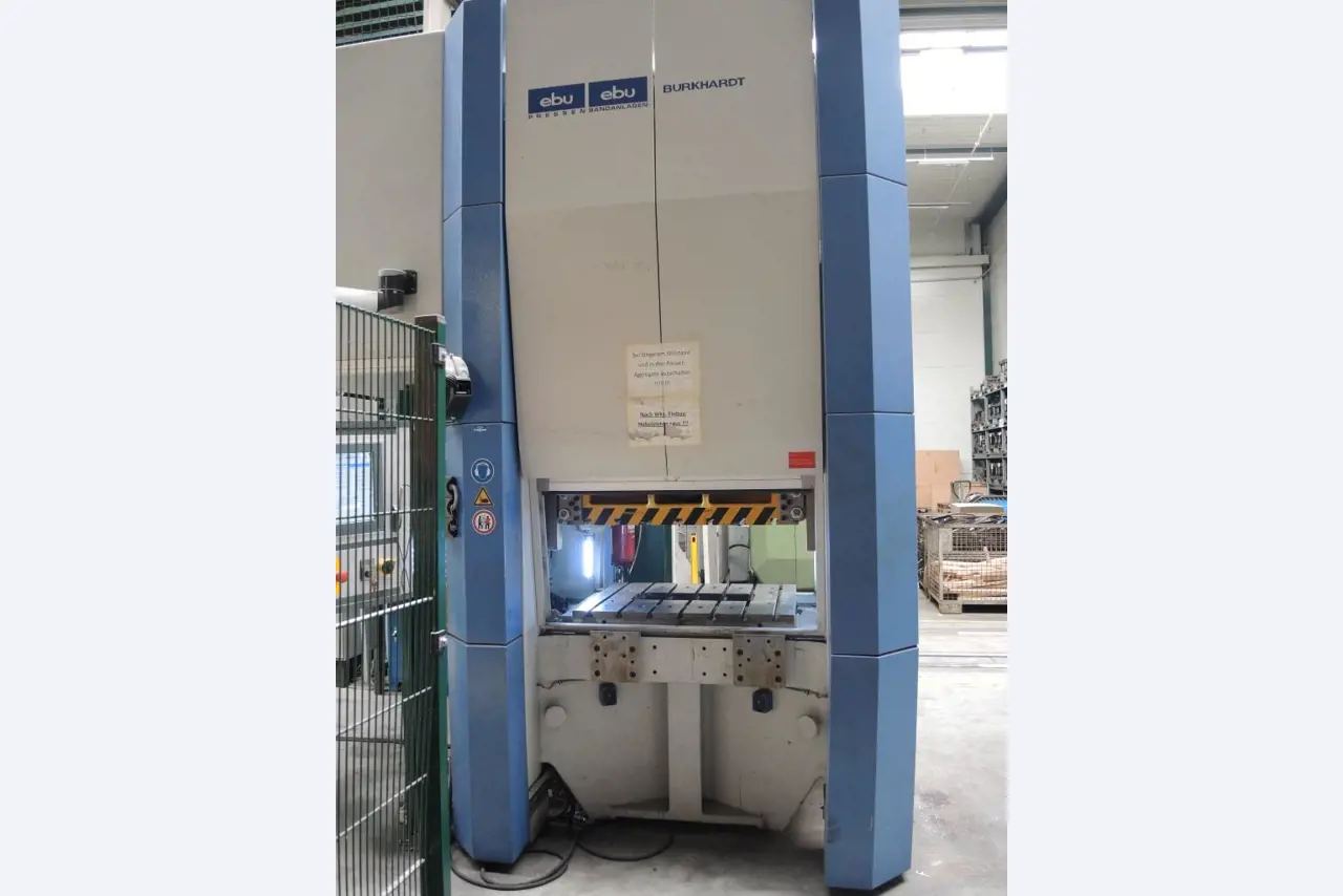 Chapas metálicas e máquinas para trabalhar metais<br><font size="2">Colaboração com Hilco Industrial Acquisitions bv</font><br><img src="/images/hil.png"><br>-13