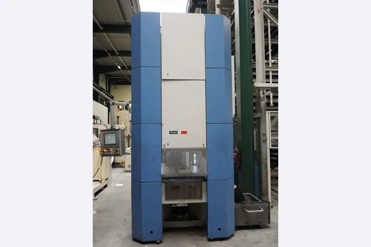 Chapas metálicas e máquinas para trabalhar metais<br><font size="2">Colaboração com Hilco Industrial Acquisitions bv</font><br><img src="/images/hil.png"><br>-14