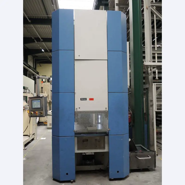 Chapas metálicas e máquinas para trabalhar metais<br><font size="2">Colaboração com Hilco Industrial Acquisitions bv</font><br><img src="/images/hil.png"><br>-14