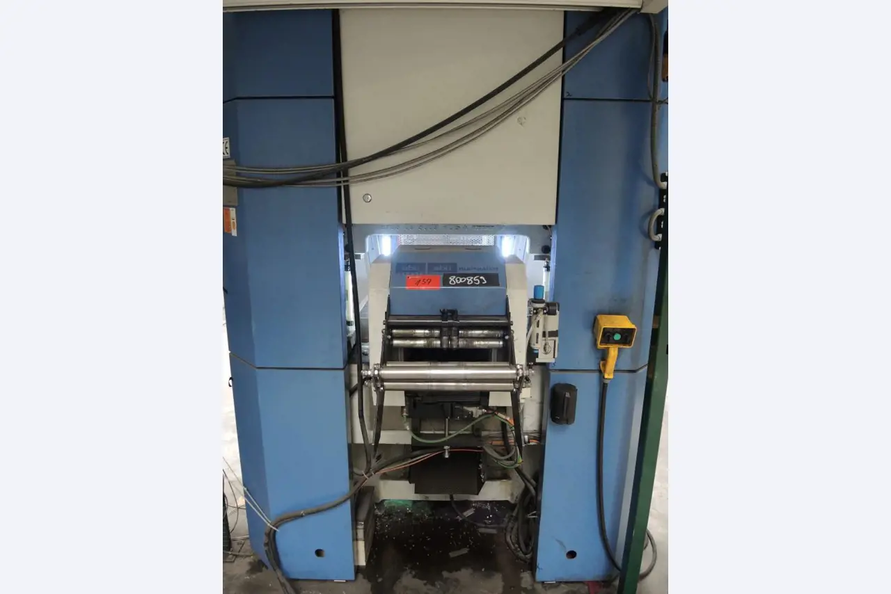 Chapas metálicas e máquinas para trabalhar metais<br><font size="2">Colaboração com Hilco Industrial Acquisitions bv</font><br><img src="/images/hil.png"><br>-18