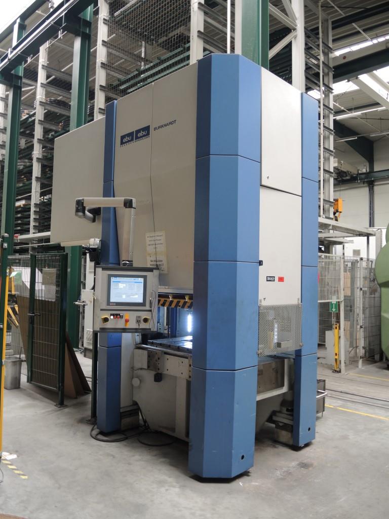 Chapas metálicas e máquinas para trabalhar metais<br><font size="2">Colaboração com Hilco Industrial Acquisitions bv</font><br><img src="/images/hil.png"><br>-1