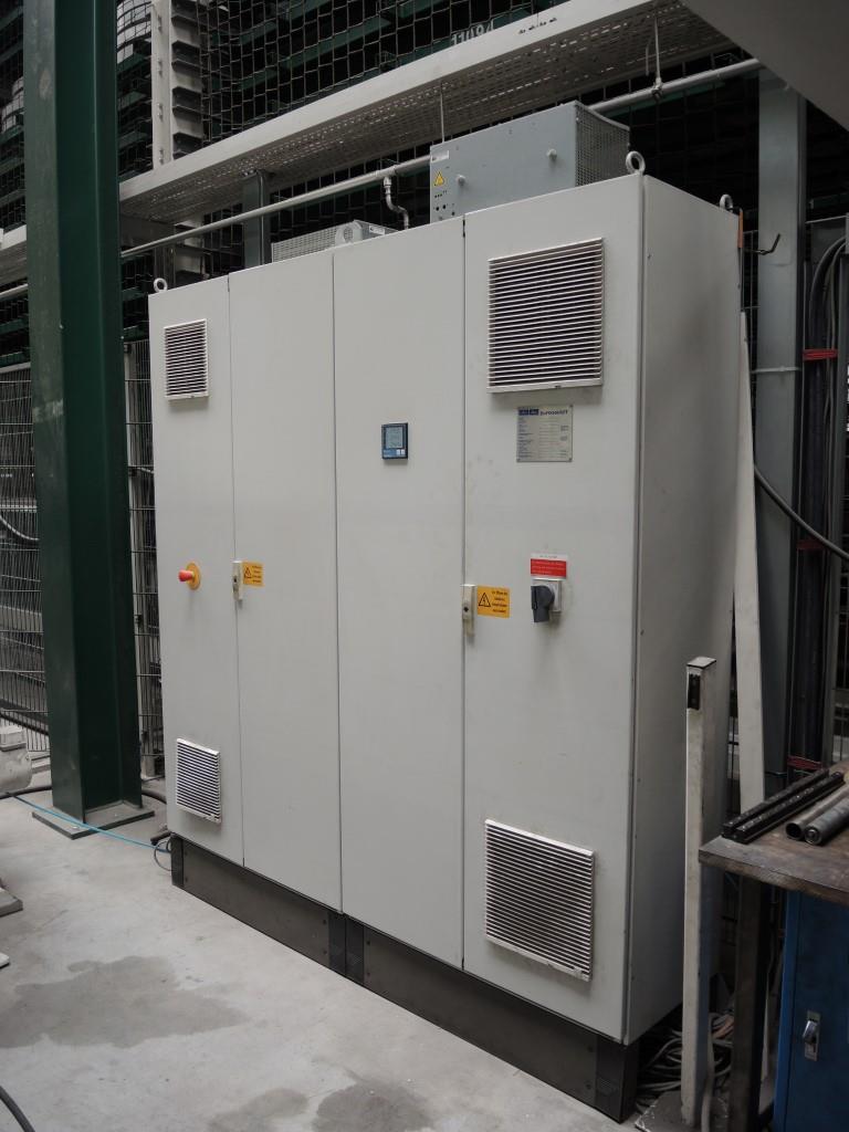 Chapas metálicas e máquinas para trabalhar metais<br><font size="2">Colaboração com Hilco Industrial Acquisitions bv</font><br><img src="/images/hil.png"><br>-5