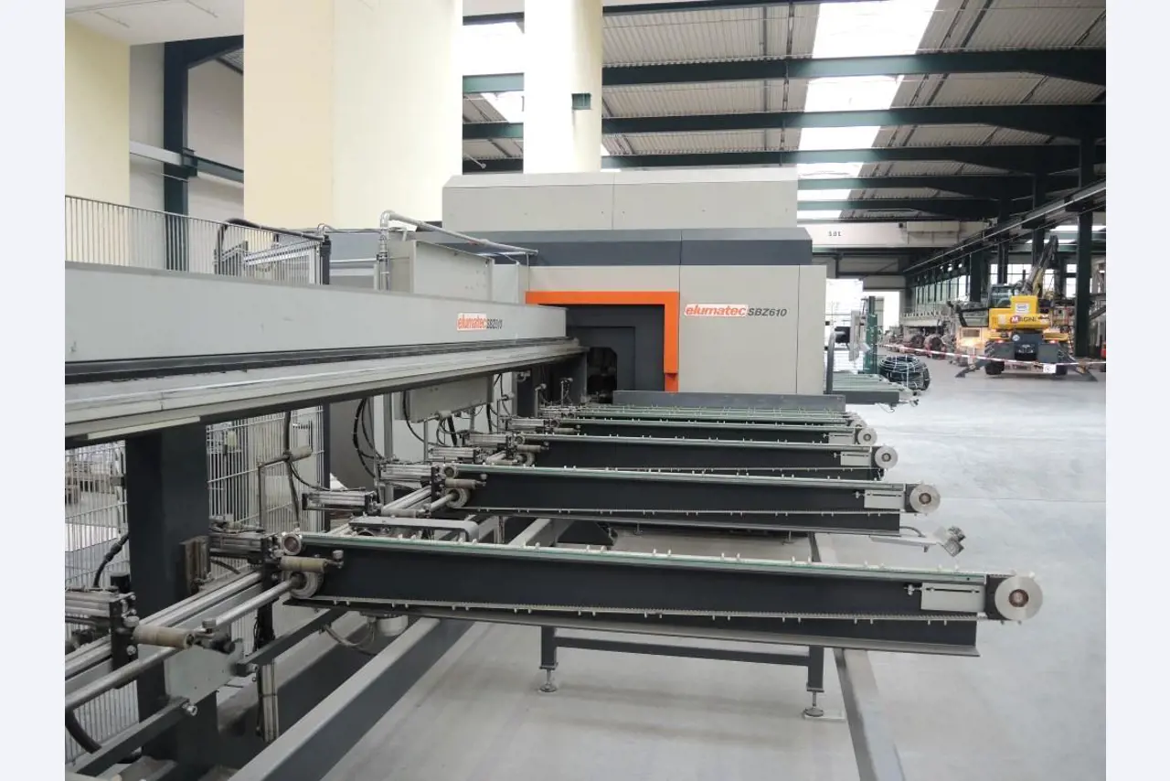 Chapas metálicas e máquinas para trabalhar metais<br><font size="2">Colaboração com Hilco Industrial Acquisitions bv</font><br><img src="/images/hil.png"><br>-11