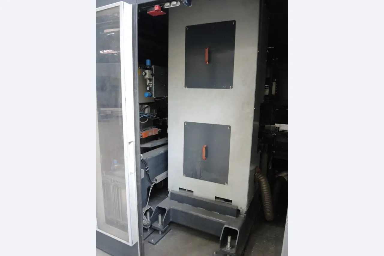 Chapas metálicas e máquinas para trabalhar metais<br><font size="2">Colaboração com Hilco Industrial Acquisitions bv</font><br><img src="/images/hil.png"><br>-3