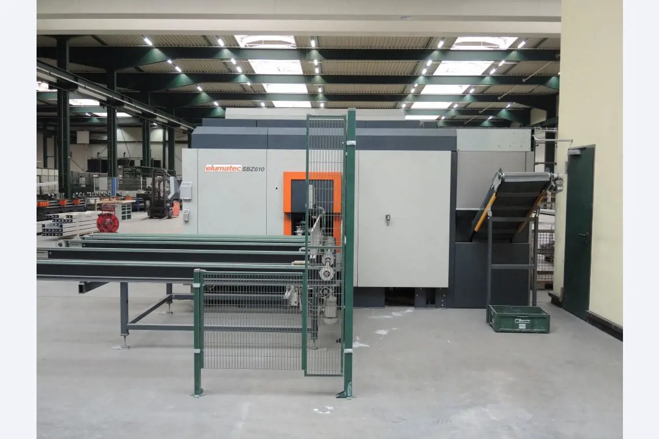 Chapas metálicas e máquinas para trabalhar metais<br><font size="2">Colaboração com Hilco Industrial Acquisitions bv</font><br><img src="/images/hil.png"><br>-7