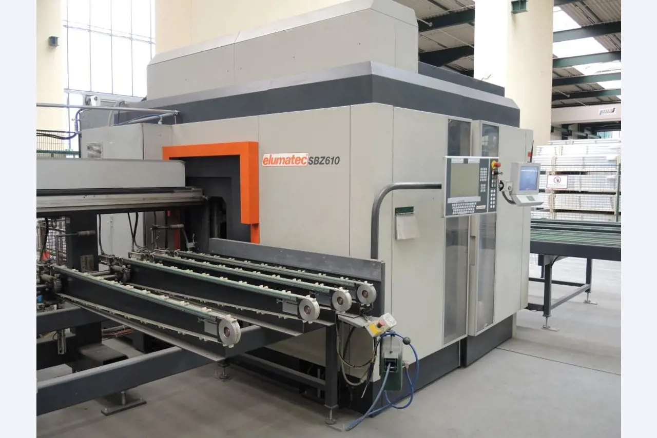 Chapas metálicas e máquinas para trabalhar metais<br><font size="2">Colaboração com Hilco Industrial Acquisitions bv</font><br><img src="/images/hil.png"><br>-9