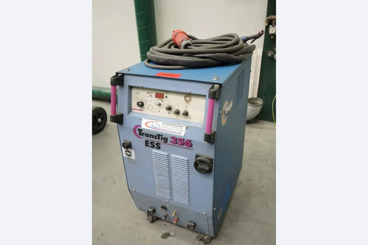 Machines pour le travail de la tôle et des métaux<br><font size="2">Collaboration avec Hilco Industrial Acquisitions bv</font><br><img src="/images/hil.png"><br>-1