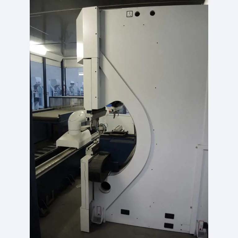 Chapas metálicas e máquinas para trabalhar metais<br><font size="2">Colaboração com Hilco Industrial Acquisitions bv</font><br><img src="/images/hil.png"><br>-13