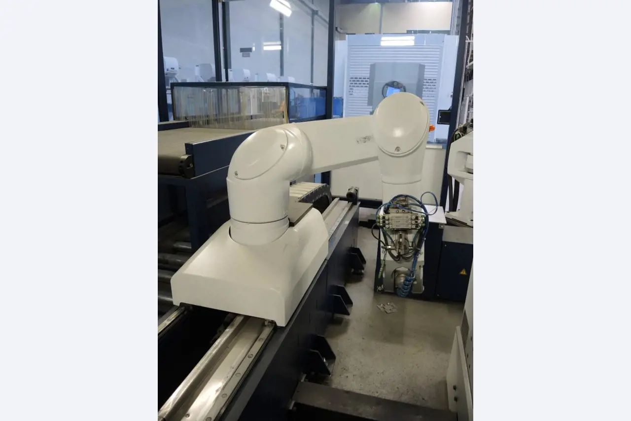 Chapas metálicas e máquinas para trabalhar metais<br><font size="2">Colaboração com Hilco Industrial Acquisitions bv</font><br><img src="/images/hil.png"><br>-14