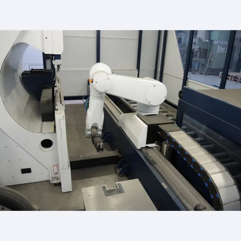 Chapas metálicas e máquinas para trabalhar metais<br><font size="2">Colaboração com Hilco Industrial Acquisitions bv</font><br><img src="/images/hil.png"><br>-2