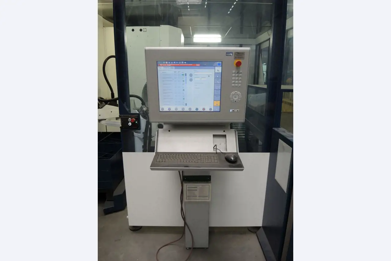 Chapas metálicas e máquinas para trabalhar metais<br><font size="2">Colaboração com Hilco Industrial Acquisitions bv</font><br><img src="/images/hil.png"><br>-3