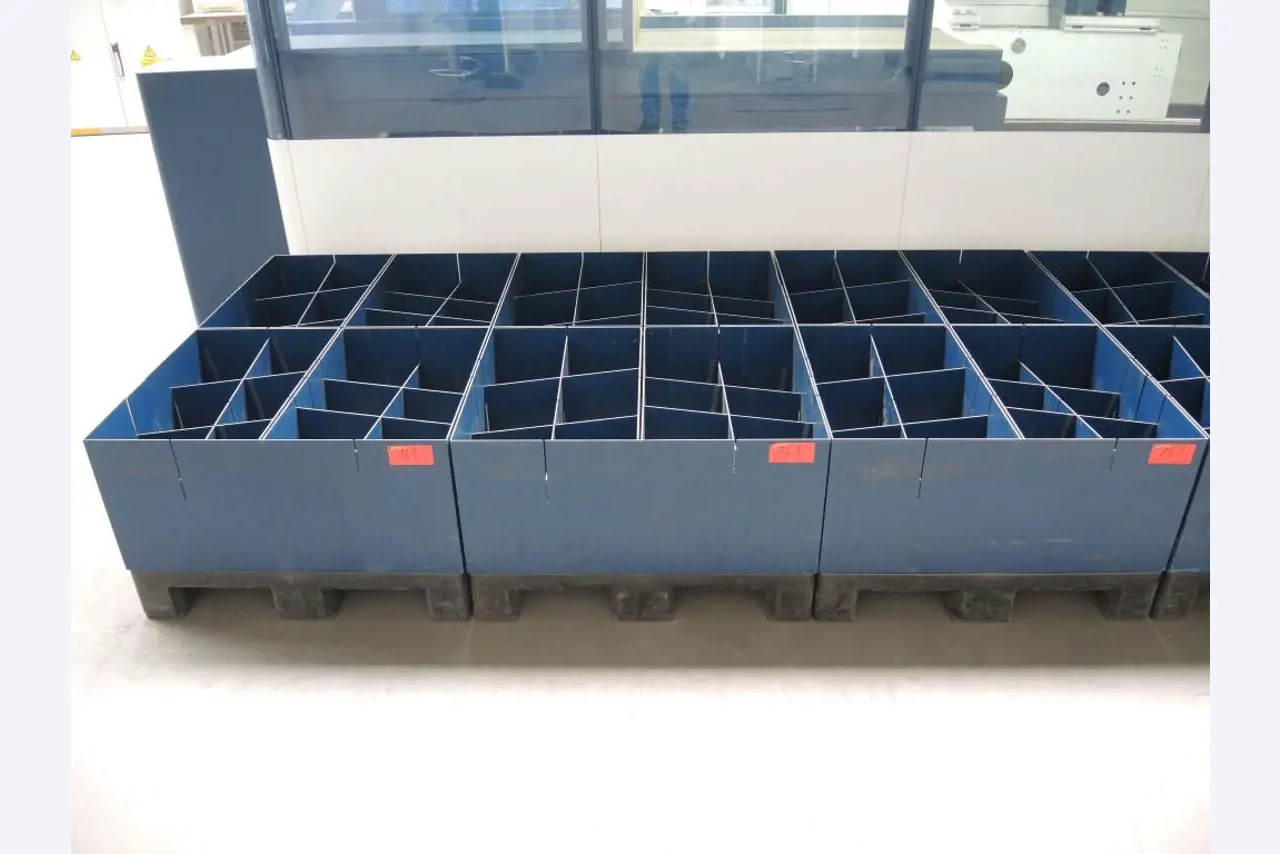 Chapas metálicas e máquinas para trabalhar metais<br><font size="2">Colaboração com Hilco Industrial Acquisitions bv</font><br><img src="/images/hil.png"><br>-6