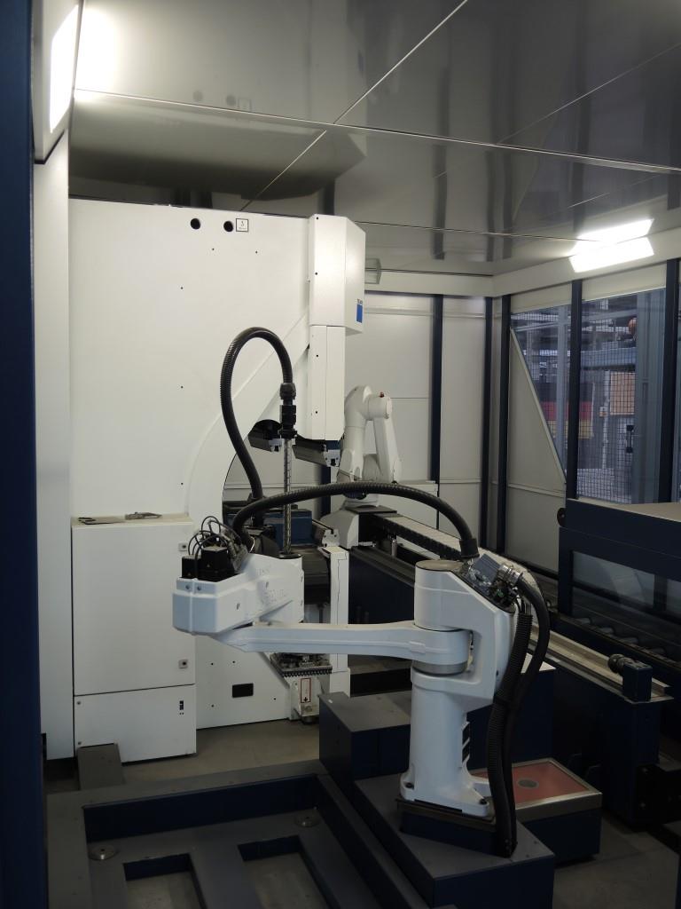 Chapas metálicas e máquinas para trabalhar metais<br><font size="2">Colaboração com Hilco Industrial Acquisitions bv</font><br><img src="/images/hil.png"><br>-10