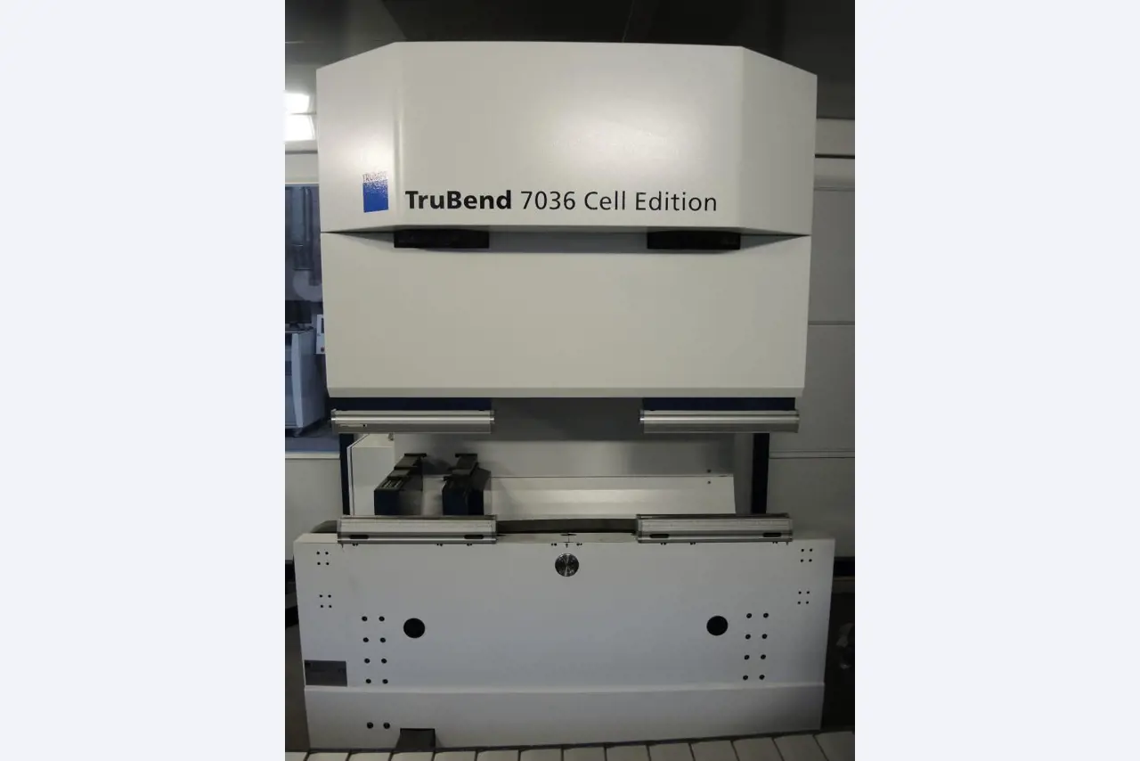 Chapas metálicas e máquinas para trabalhar metais<br><font size="2">Colaboração com Hilco Industrial Acquisitions bv</font><br><img src="/images/hil.png"><br>-12