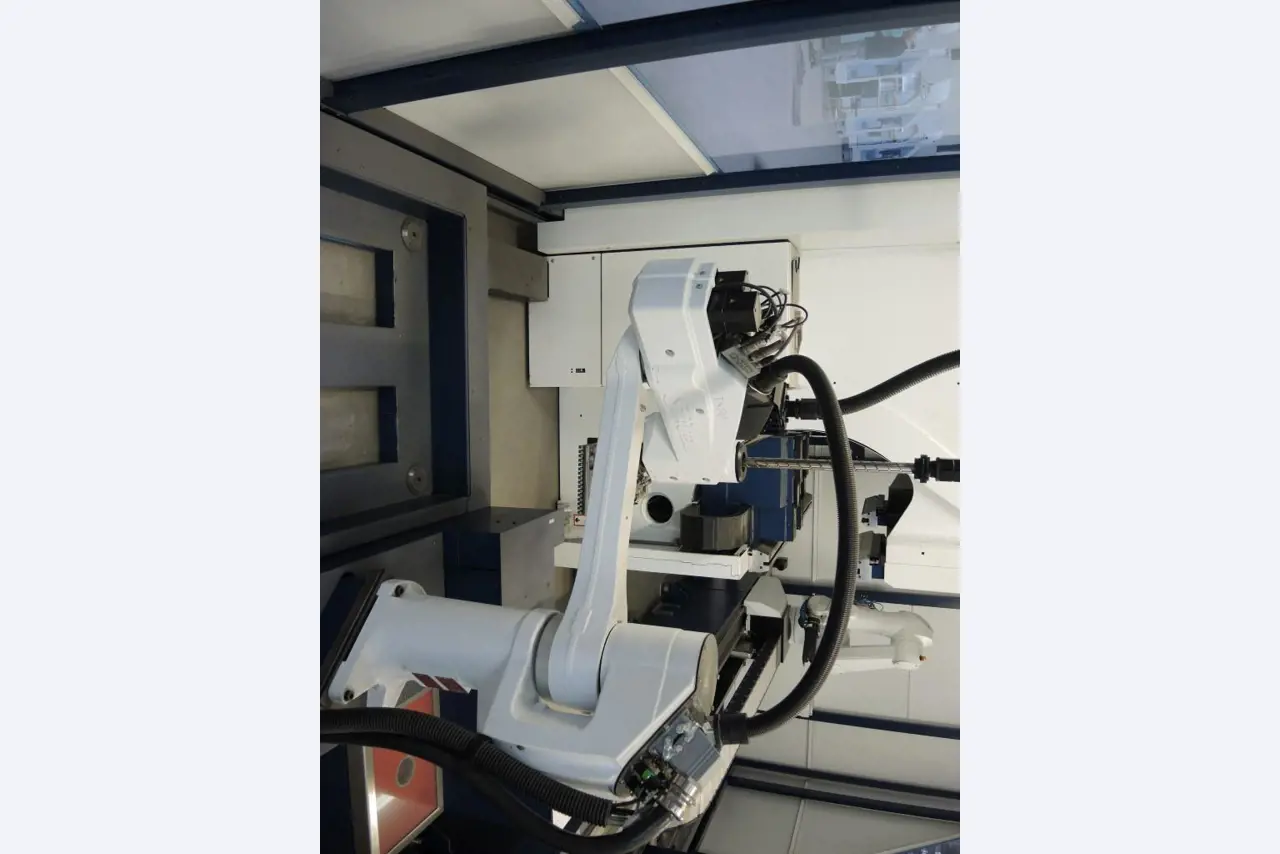 Chapas metálicas e máquinas para trabalhar metais<br><font size="2">Colaboração com Hilco Industrial Acquisitions bv</font><br><img src="/images/hil.png"><br>-3