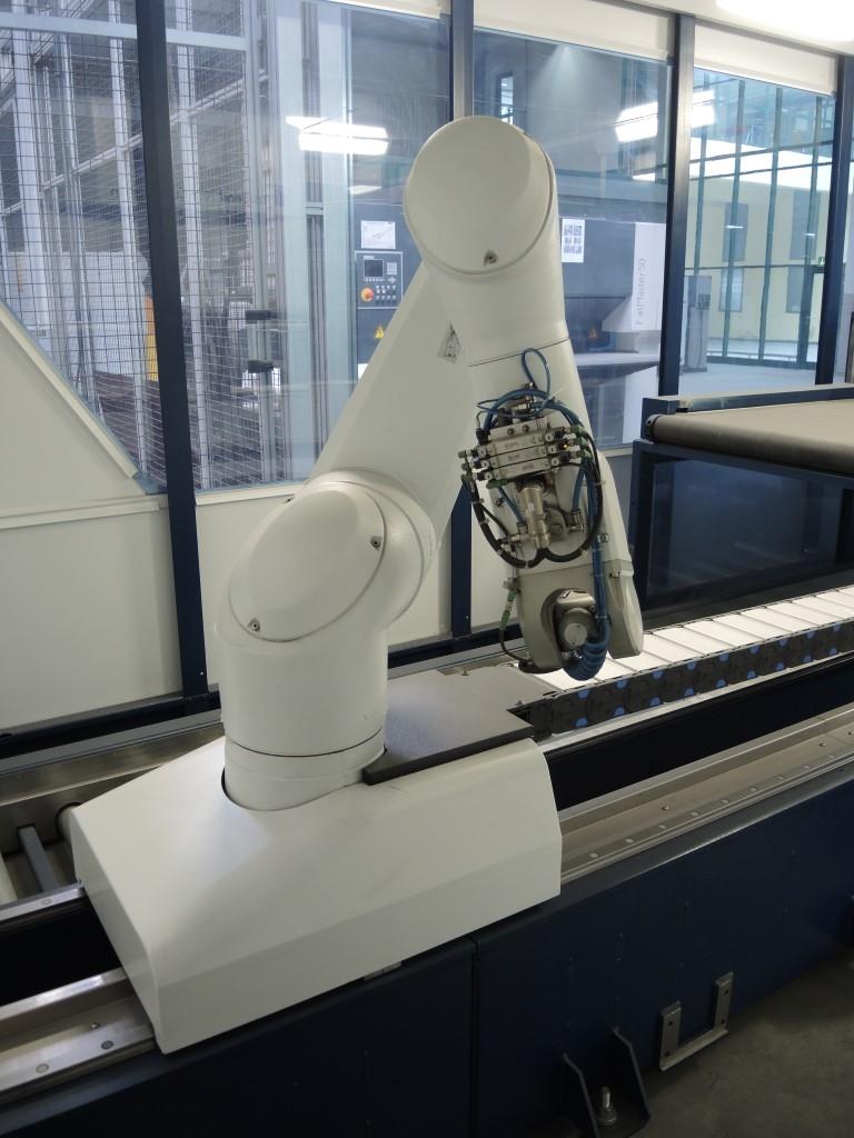 Chapas metálicas e máquinas para trabalhar metais<br><font size="2">Colaboração com Hilco Industrial Acquisitions bv</font><br><img src="/images/hil.png"><br>-5