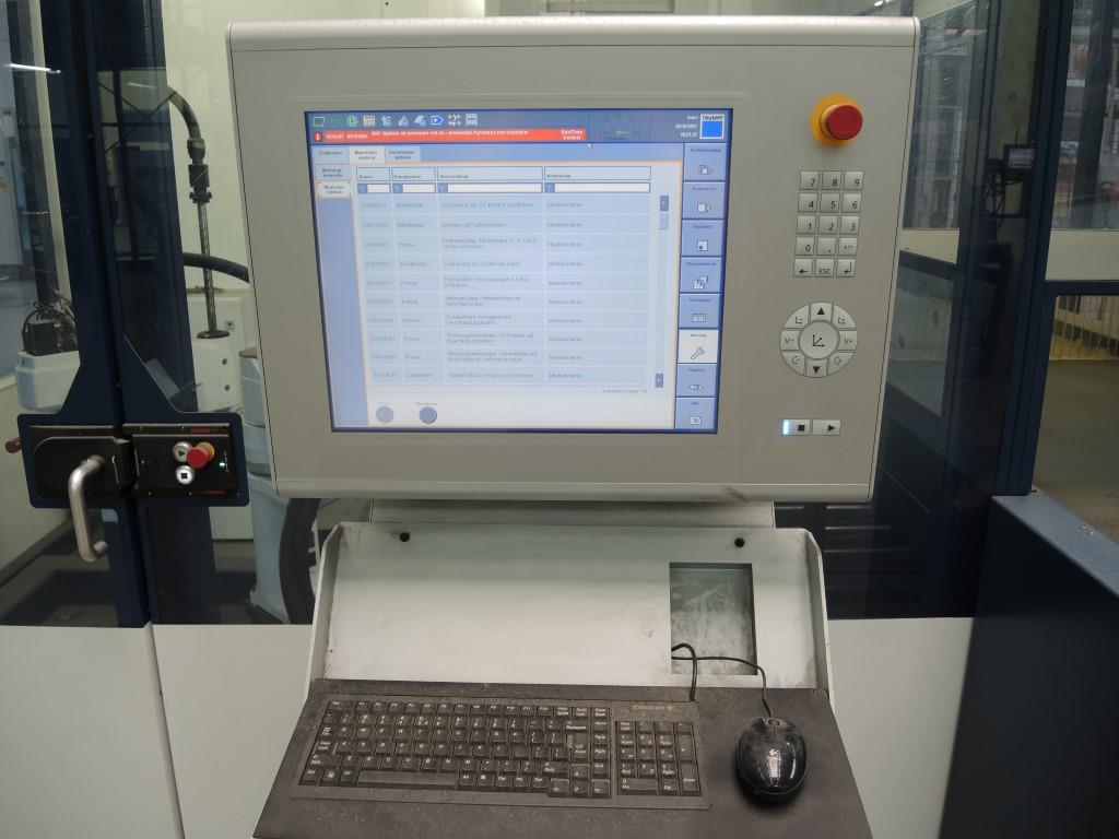 Chapas metálicas e máquinas para trabalhar metais<br><font size="2">Colaboração com Hilco Industrial Acquisitions bv</font><br><img src="/images/hil.png"><br>-6