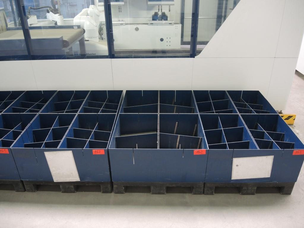 Chapas metálicas e máquinas para trabalhar metais<br><font size="2">Colaboração com Hilco Industrial Acquisitions bv</font><br><img src="/images/hil.png"><br>-7