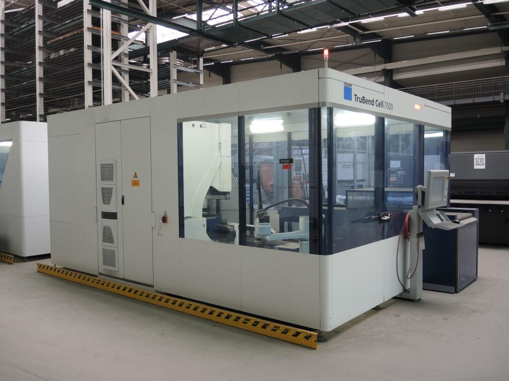 Chapas metálicas e máquinas para trabalhar metais<br><font size="2">Colaboração com Hilco Industrial Acquisitions bv</font><br><img src="/images/hil.png"><br>-9