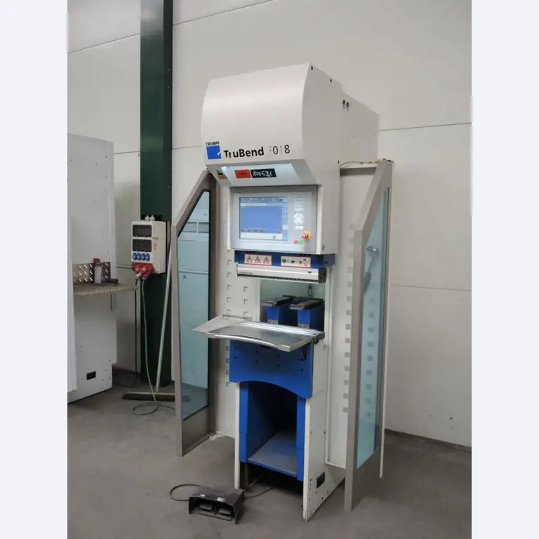 Chapas metálicas e máquinas para trabalhar metais<br><font size="2">Colaboração com Hilco Industrial Acquisitions bv</font><br><img src="/images/hil.png"><br>-1