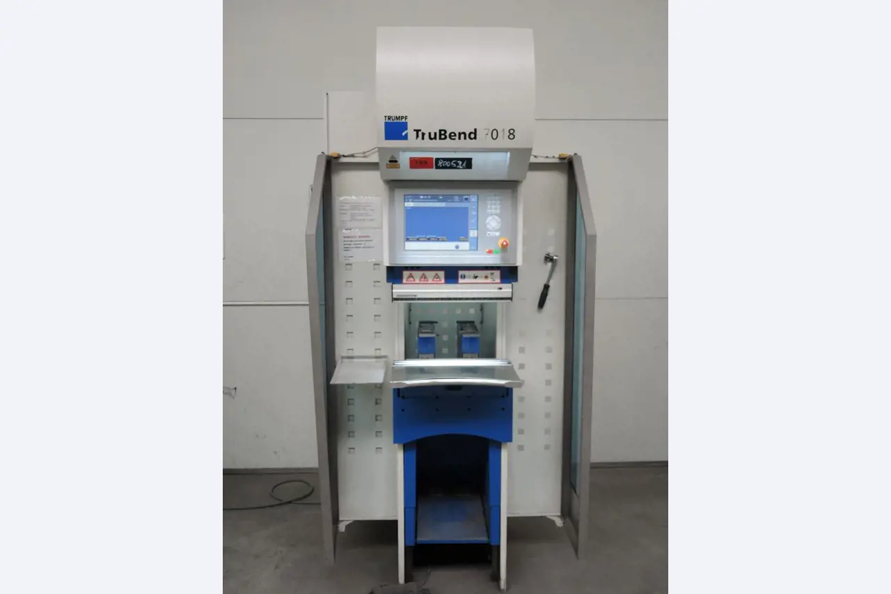 Chapas metálicas e máquinas para trabalhar metais<br><font size="2">Colaboração com Hilco Industrial Acquisitions bv</font><br><img src="/images/hil.png"><br>-2