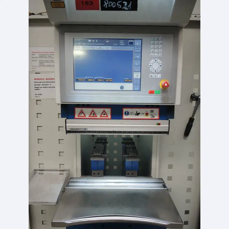 Chapas metálicas e máquinas para trabalhar metais<br><font size="2">Colaboração com Hilco Industrial Acquisitions bv</font><br><img src="/images/hil.png"><br>-4