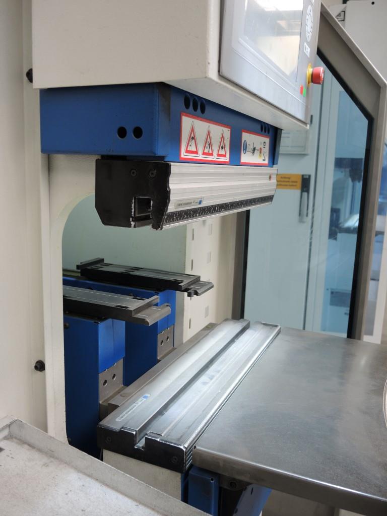 maszyny do obróbki blach i metalu<br>
<font size="2">We wspólpracy z firma Hilco Industrial Acquisitions bv<br></font><img src="/images/hilco-logo.png">
-5