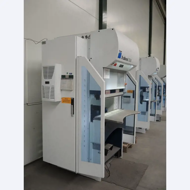 Chapas metálicas e máquinas para trabalhar metais<br><font size="2">Colaboração com Hilco Industrial Acquisitions bv</font><br><img src="/images/hil.png"><br>-3