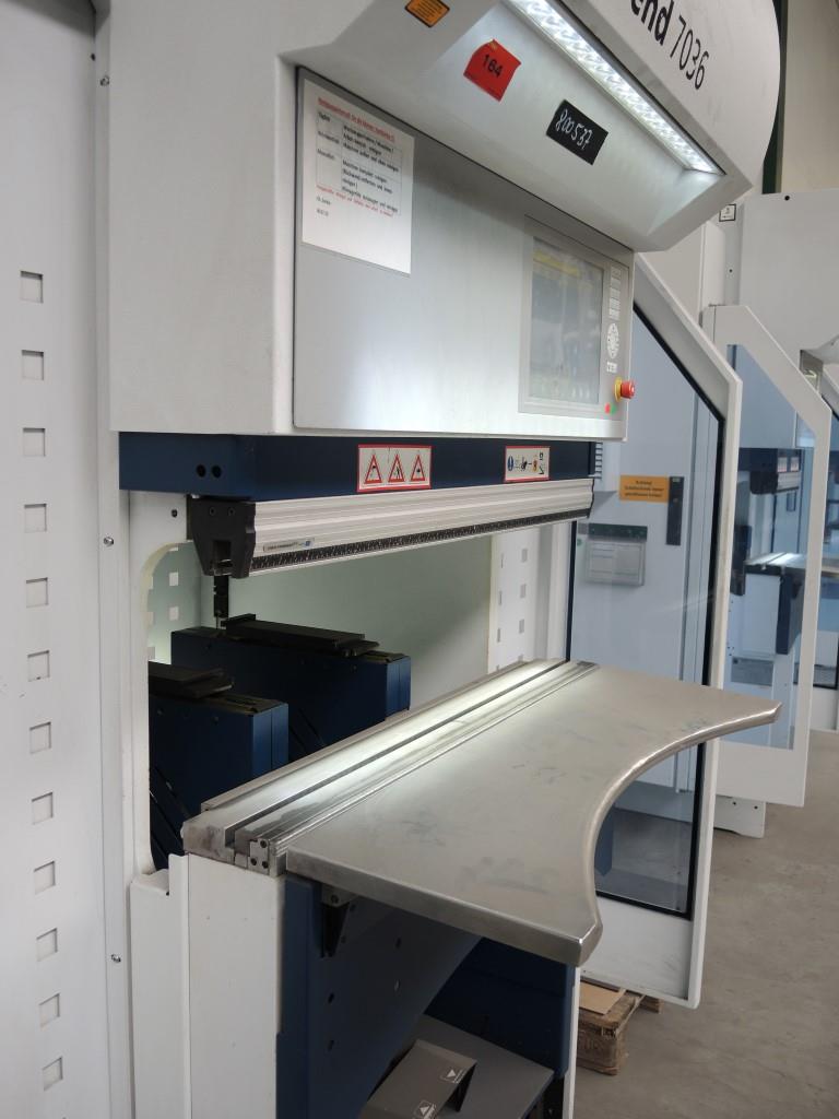 Chapas metálicas e máquinas para trabalhar metais<br><font size="2">Colaboração com Hilco Industrial Acquisitions bv</font><br><img src="/images/hil.png"><br>-5