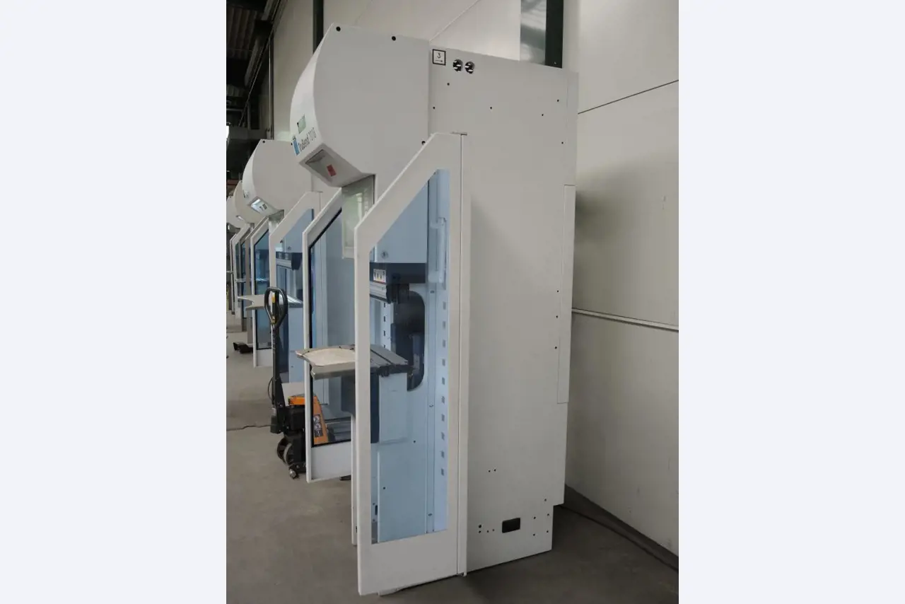 Chapas metálicas e máquinas para trabalhar metais<br><font size="2">Colaboração com Hilco Industrial Acquisitions bv</font><br><img src="/images/hil.png"><br>-3