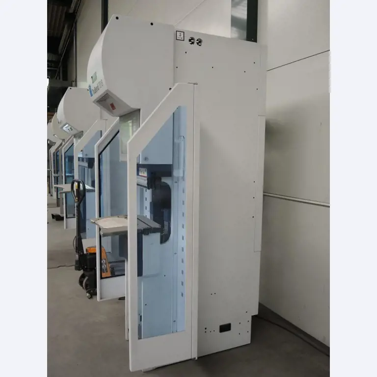 Chapas metálicas e máquinas para trabalhar metais<br><font size="2">Colaboração com Hilco Industrial Acquisitions bv</font><br><img src="/images/hil.png"><br>-3