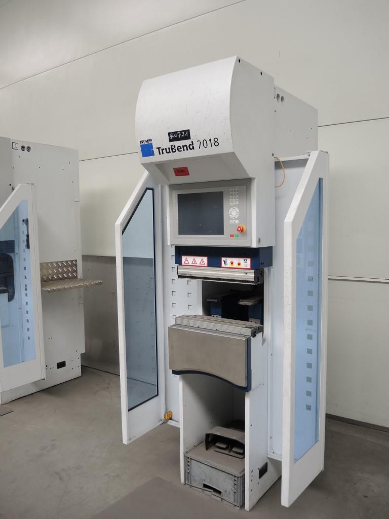 Chapas metálicas e máquinas para trabalhar metais<br><font size="2">Colaboração com Hilco Industrial Acquisitions bv</font><br><img src="/images/hil.png"><br>-1