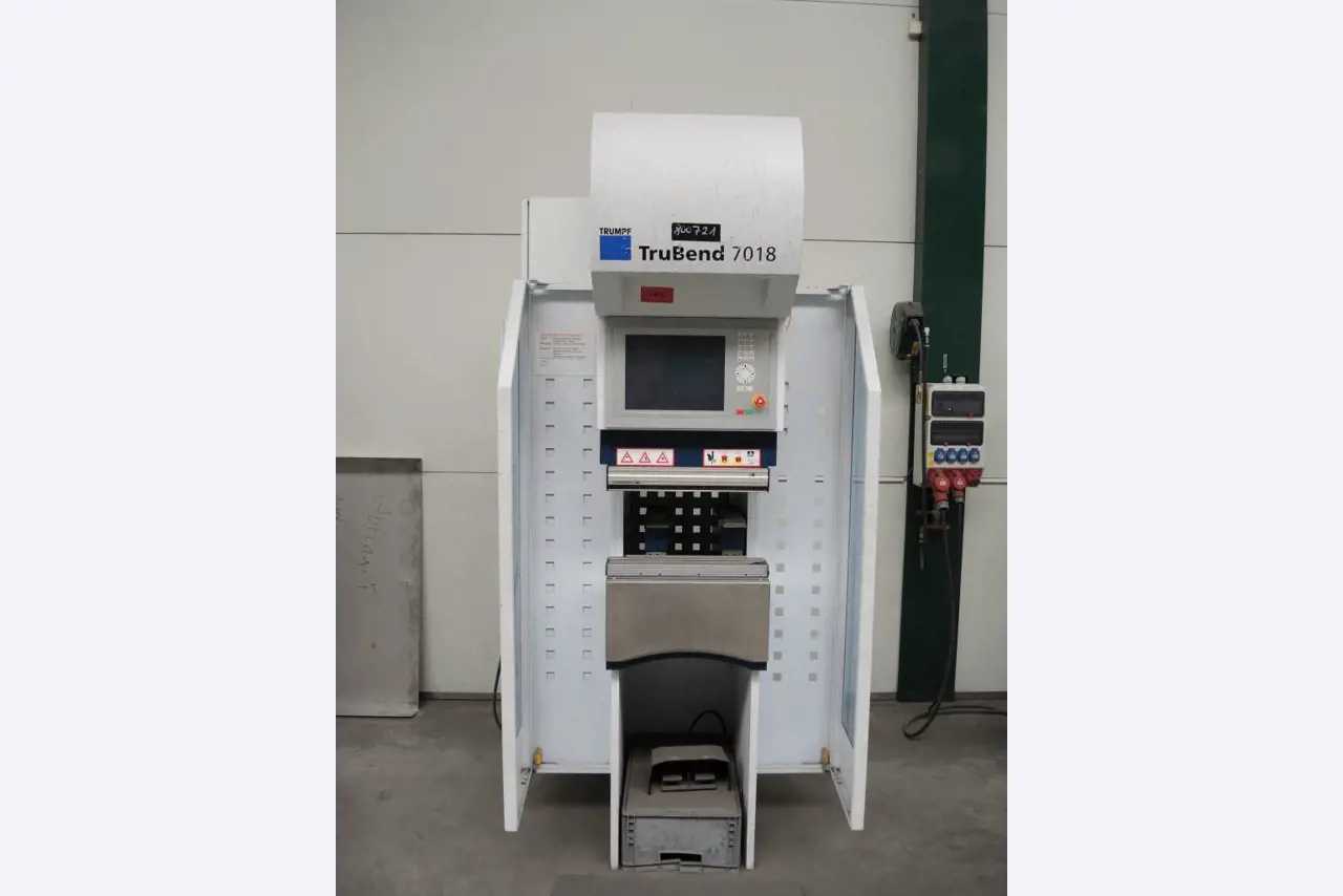 Chapas metálicas e máquinas para trabalhar metais<br><font size="2">Colaboração com Hilco Industrial Acquisitions bv</font><br><img src="/images/hil.png"><br>-2