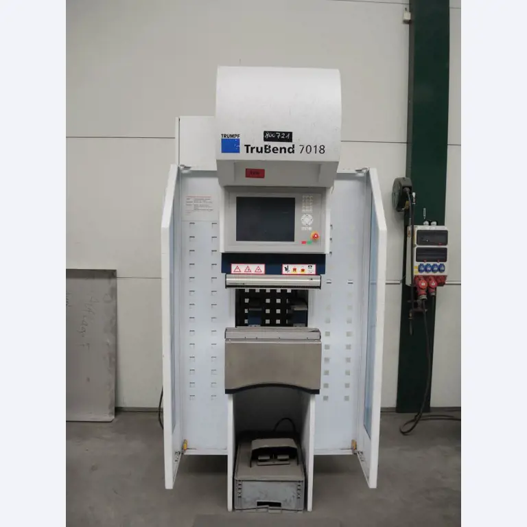 Chapas metálicas e máquinas para trabalhar metais<br><font size="2">Colaboração com Hilco Industrial Acquisitions bv</font><br><img src="/images/hil.png"><br>-2