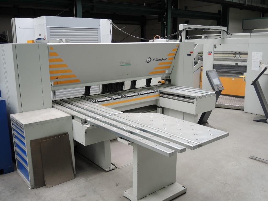 Chapas metálicas e máquinas para trabalhar metais<br><font size="2">Colaboração com Hilco Industrial Acquisitions bv</font><br><img src="/images/hil.png"><br>-4