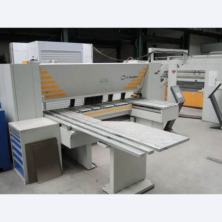 Chapas metálicas e máquinas para trabalhar metais<br><font size="2">Colaboração com Hilco Industrial Acquisitions bv</font><br><img src="/images/hil.png"><br>-4