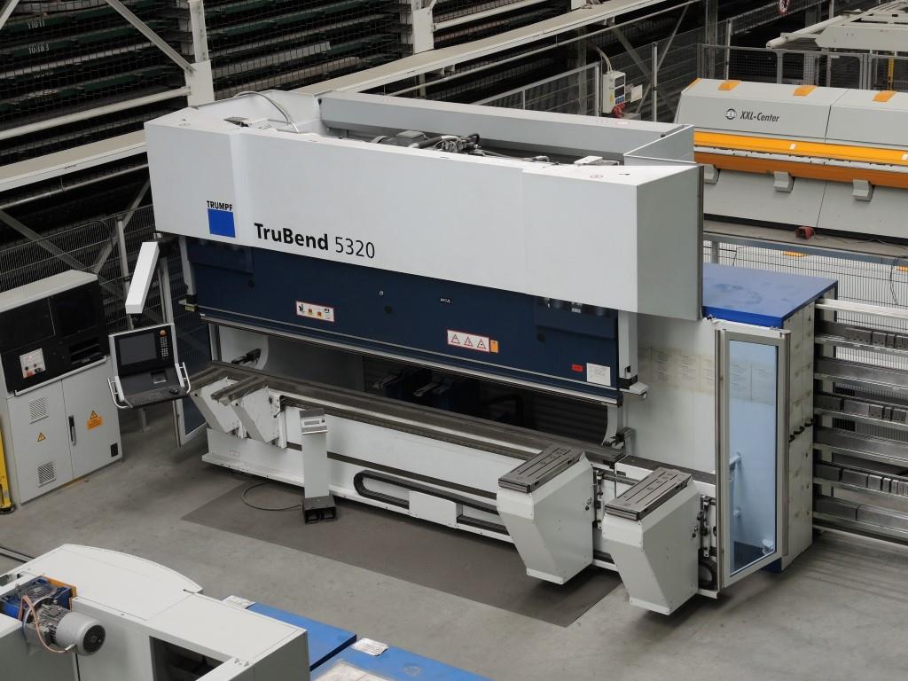 Chapas metálicas e máquinas para trabalhar metais<br><font size="2">Colaboração com Hilco Industrial Acquisitions bv</font><br><img src="/images/hil.png"><br>-10