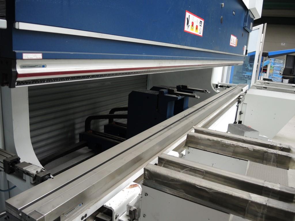 Chapas metálicas e máquinas para trabalhar metais<br><font size="2">Colaboração com Hilco Industrial Acquisitions bv</font><br><img src="/images/hil.png"><br>-11